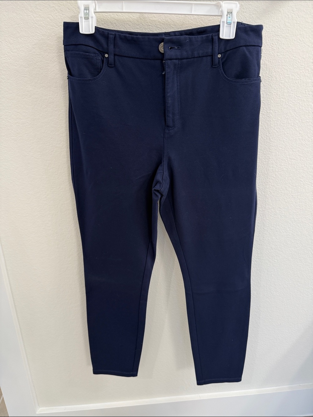 White House Black Market Navy Skinny Pants